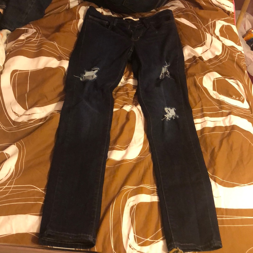 Levi’s Slimming Skinny Jeans